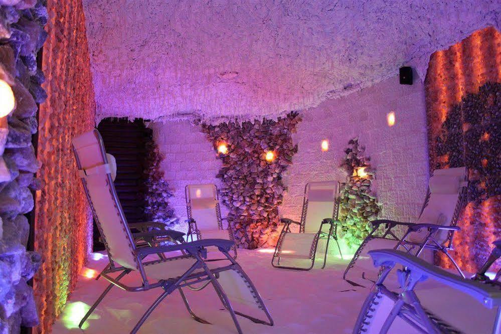 Grape Town Hotel - Park79 Зелена Гура Екстер'єр фото